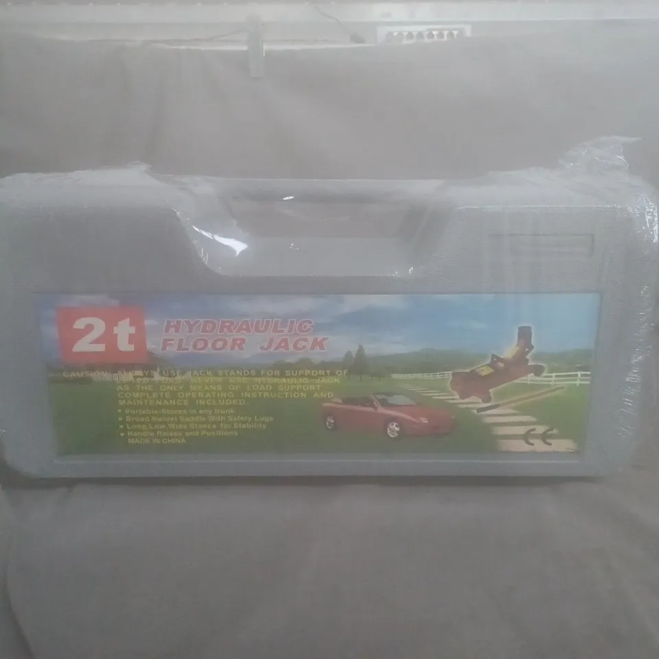 2T HYDRAULIC FLOOR JACK IN PLASTIC CASE