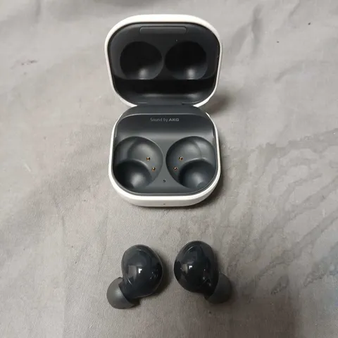 SAMSUNG GALAXY BUDS2 TRUE WIRELESS EARBUDS SM-R177 WITH CASE - WHITE/GREY