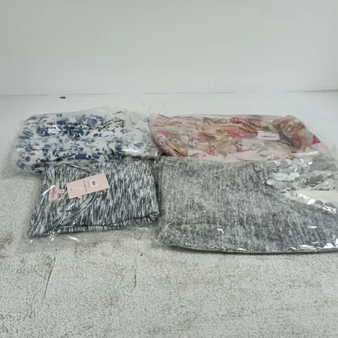 BOX OF APPROXIMATELY 25 ASSORTED CLOTHING ITEMS TO INCLUDE TAMSY, LA MAREY, MITZY ETC