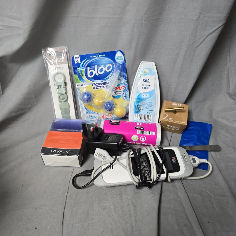 APPROXIMATELY 15 ASSORTED HOUSEHOLD ITEMS TO INCLUDE BLOO POWER ACTIVE, BIBS LOOP CLIP, CARD PROTECTORS, ETC