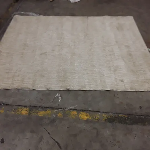 QUALITY DESIGNER AREA RUG // APPROX SIZE: 180 x 230cm