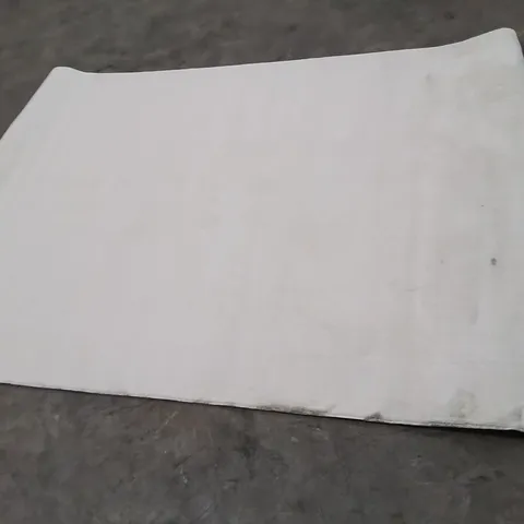 QUALITY DESIGNER AREA RUG - APPROXIMATELY 210X150CM