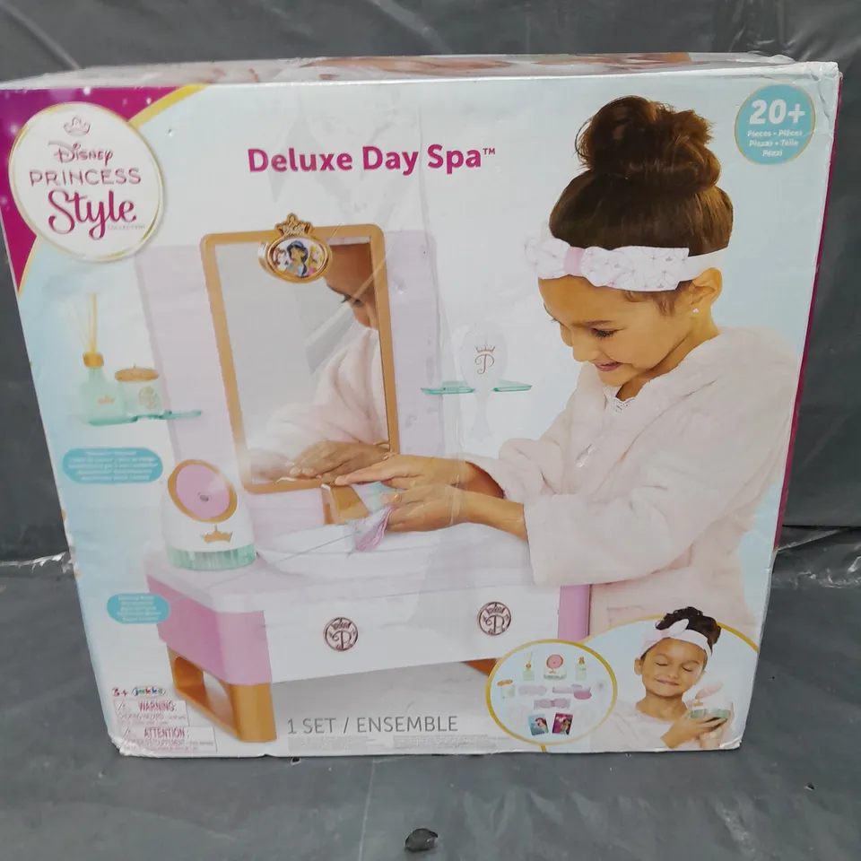 BOXED DISNEY PRINCESS STYLE DELUXE DAY SPA 