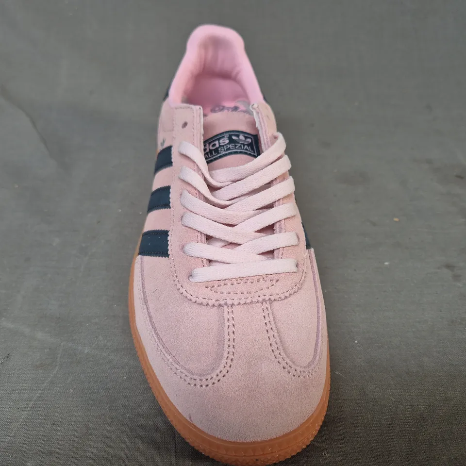 PAIR OF ADIDAS SPEZIAL SHOES IN PINK/DEEP NAVY UK SIZE 6