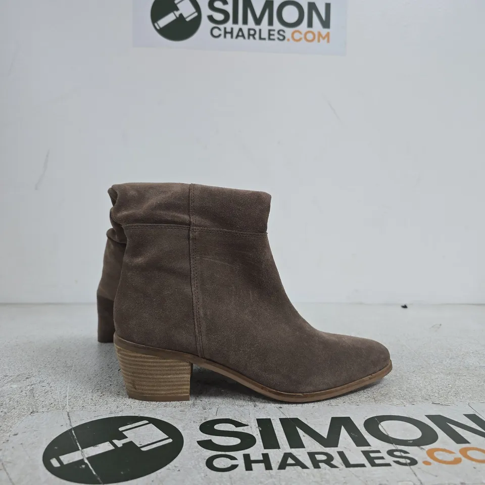 NEXT WOMEN'S BOOTS – TAUPE SUEDE, UK 8 (EU 41)