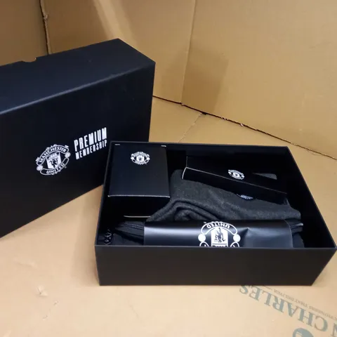 BOXED MANCHESTE UNITED PEMIUM MEMBERSHIP ASSORTED ITEMS