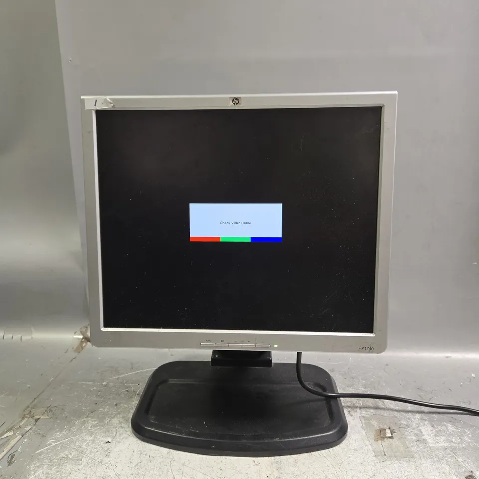 HP L1740 17" LCD COLOUR MONITOR