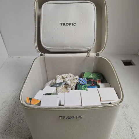 TROPIC BEAUTY SET WITH CARRY CASE