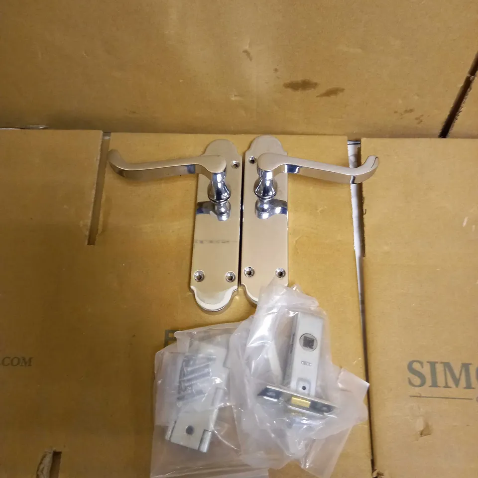 2 X QUALITY SHAPED DOOR HANDLES LEVER LATCH ON BACKPLATE