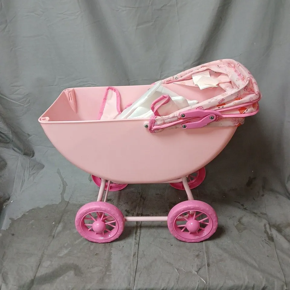 PEPPA PIG'S DOLL PRAM