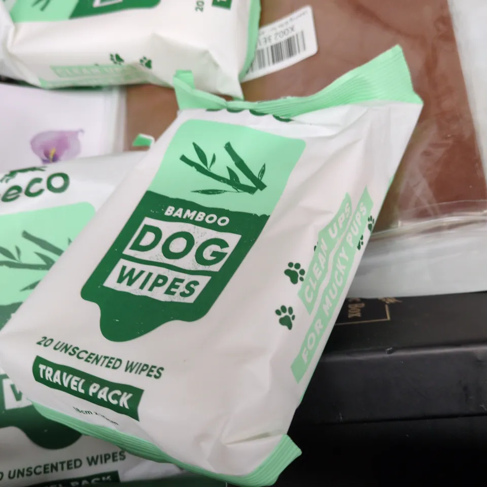 APPROXIMATELY 15 ASSORTED HOUSEHOLD ITEMS  INCLUDING BAMBOO DOG WIPES , MINI PAGE MARKERS , NEW FASHION WOOL