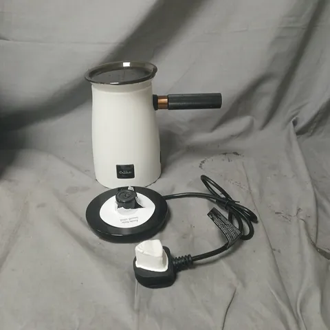 ELECTRIC KITCHEN APPLIANCE WITH WHITE HOUSING AND BLACK HANDLE – UNKNOWN MODEL