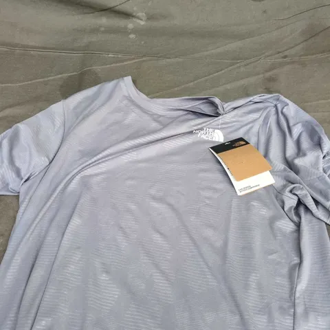 THE NORTH FACE 24/7 SHORT SLEEVE TEE EMBOSSED PEARL MIST – SIZE M