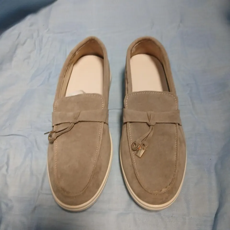 LADIES' GREY SUEDE LOAFERS WITH TASSEL DETAILING SIZE 38