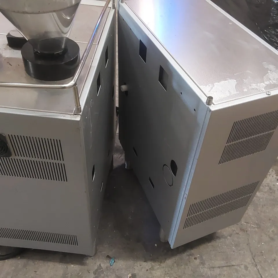 FRANKE EVOLUTION COMMERCIAL COFFEE MACHINE WITH MILK CHILLER (2 ITEMS)