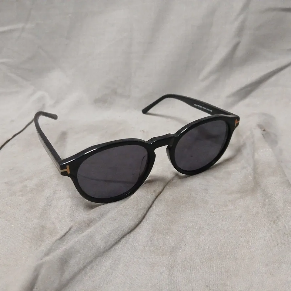 TOM FORD SUNGLASSES – BLACK ROUND-FRAME WITH GOLD T LOGO