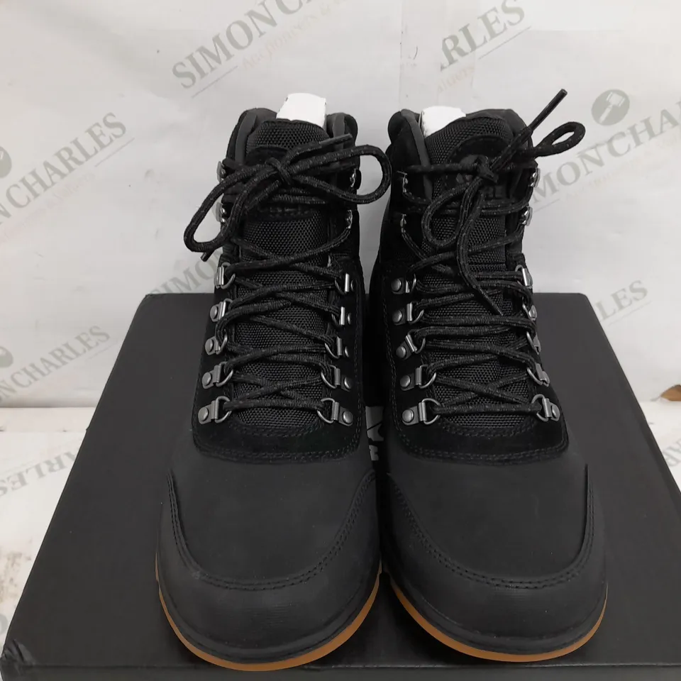 BOXED PAIR OF SOREL ANKENY II HIKER WATERPROOF BOOTS IN BLACK - UK 9