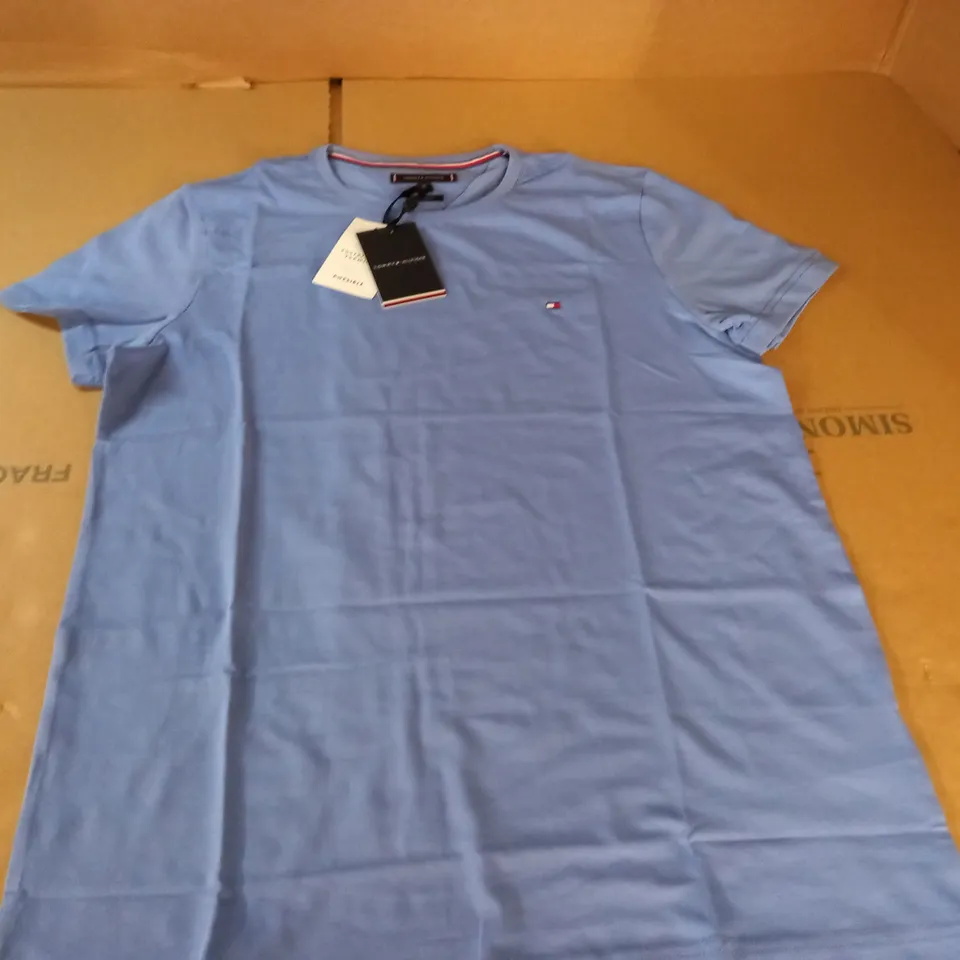 TOMMY HILFIGER SLIM FIT TEE IN BLUE - XL