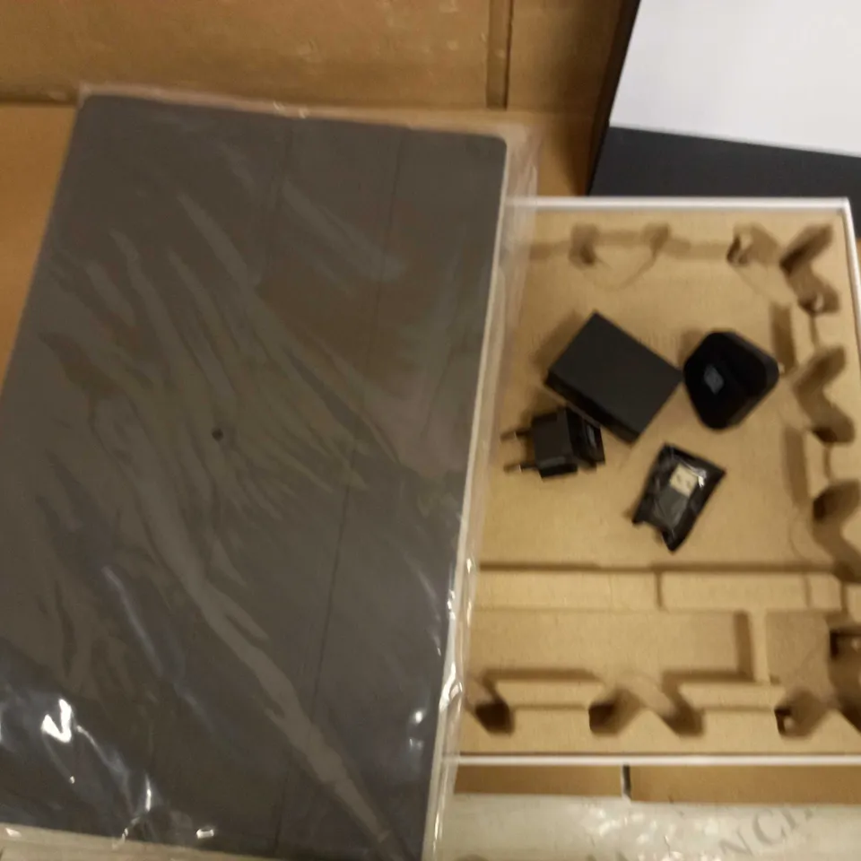 ASUS ZENSCREEN GO PORTABLE MONITOR MB16AHP