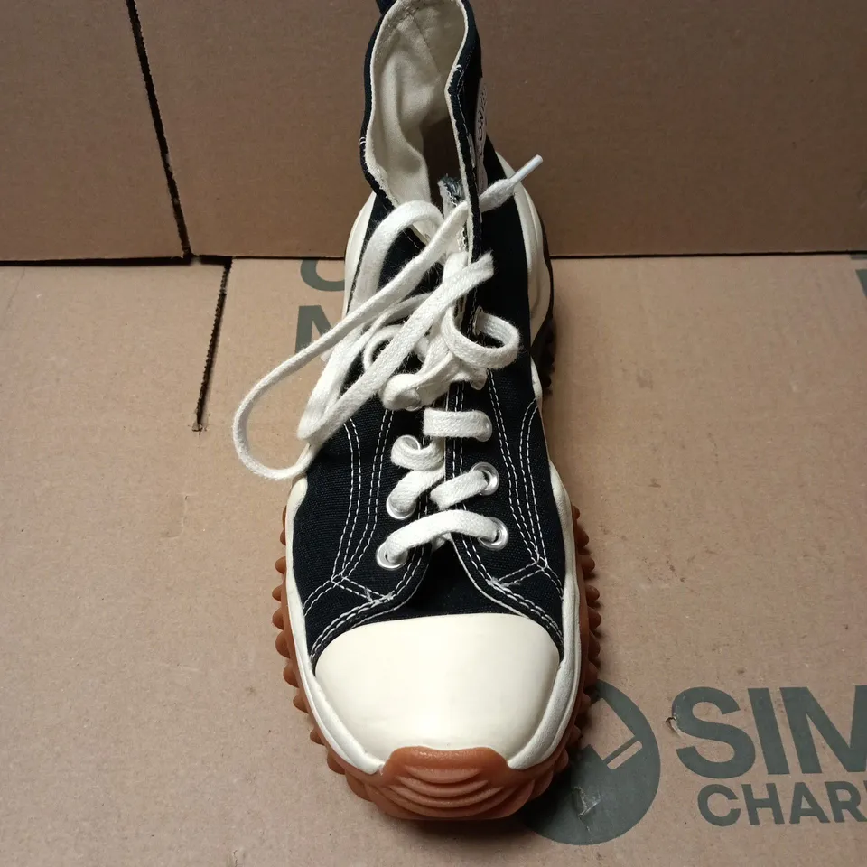 UNBOXED PAIR OF CONVERSE RUN STAR MOTION CX PLATFORM HIGH-TOP SNEAKERS IN BLACK/WHITE - UK 7