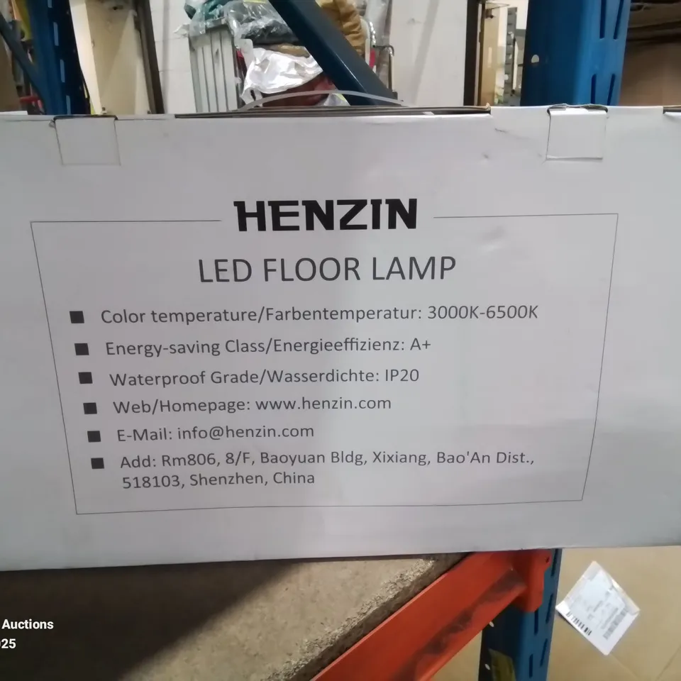 BOXED HENZIN LED FLOOR LAMP 