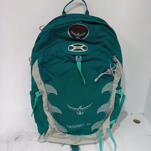 OSPREY TEMPEST 20 BACKPACK IN GREEN