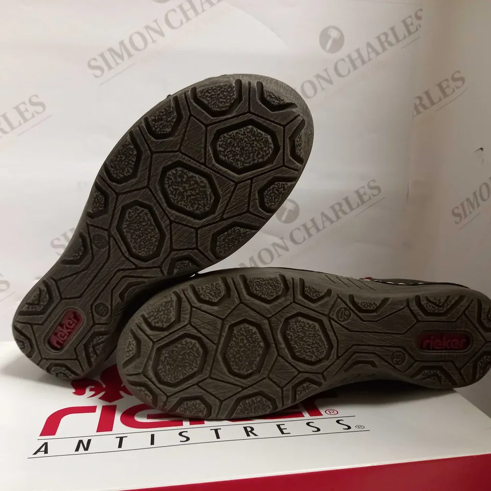 RIEKER CHELSEA BOOTS SIZE 5