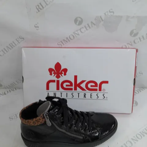 BOXED PAIR OF RIEKER HIGH TOP TRAINERS IN BLACK SIZE 6