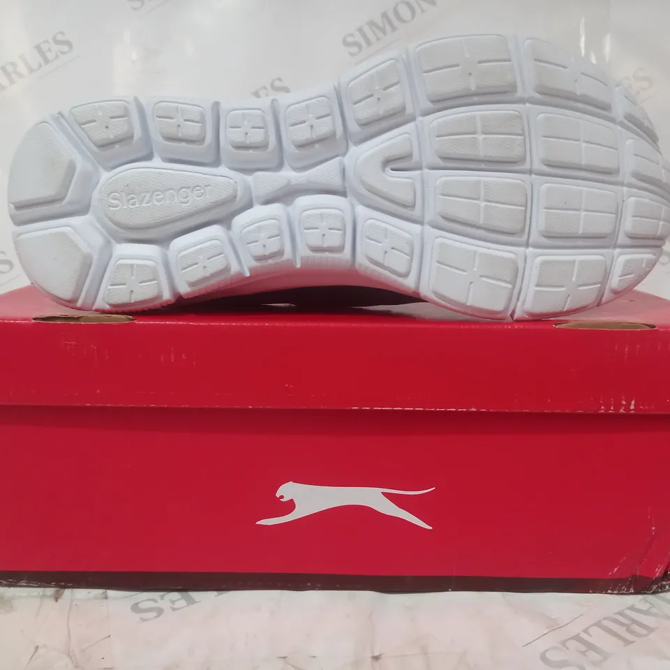 BOXED PAIR OF SLAZENGER ZEAL SLIP-ON SHOES IN NAVY UK SIZE 8