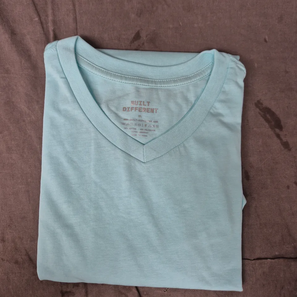 RIVER GREEN V-NECK T-SHIRT – XL
