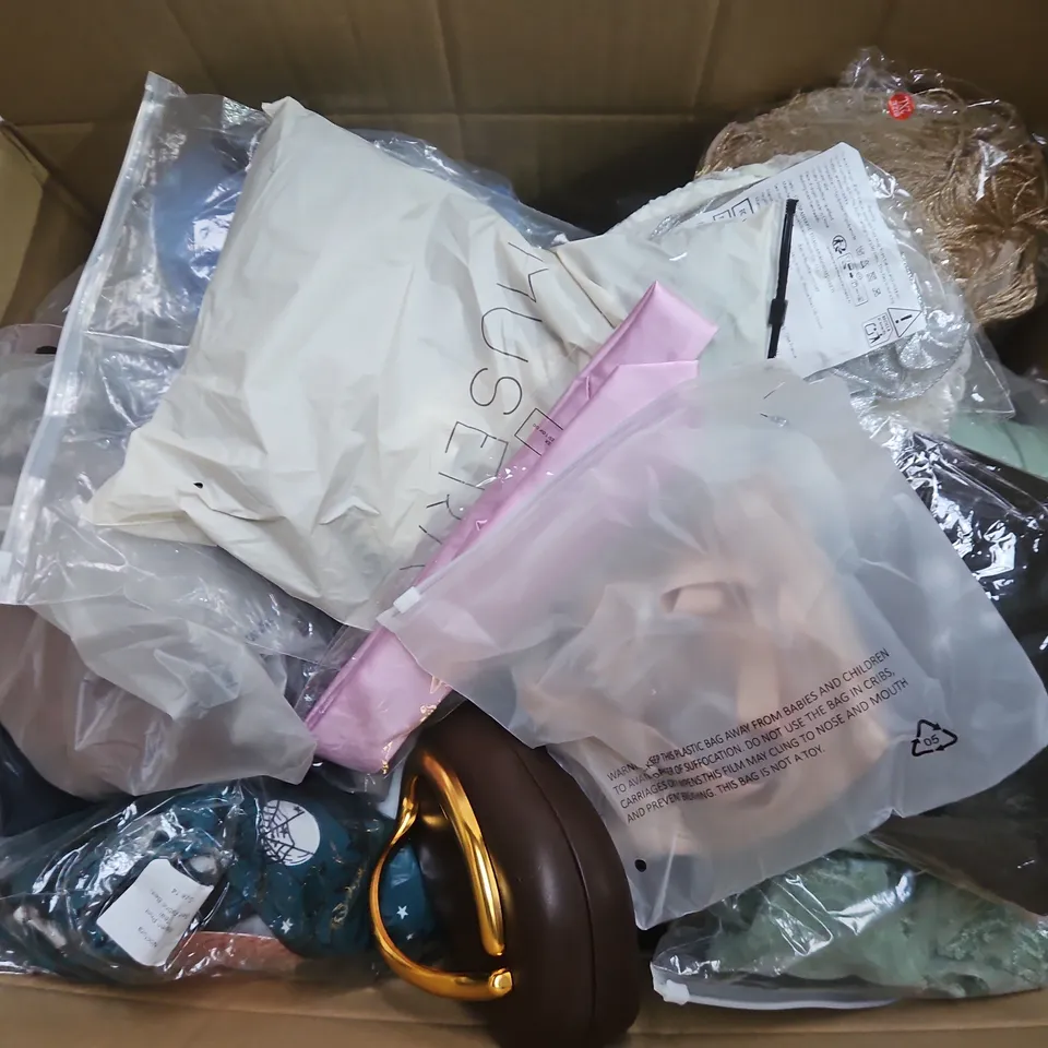 APPROXIMATELY 35 ASSORTED CLOTHING ITEMS IN VARIOUS SIZES, STYLES & COLOURS TO INCLUDE DRESSES, BRAS, TOPS, ETC - COLLECTION ONLY