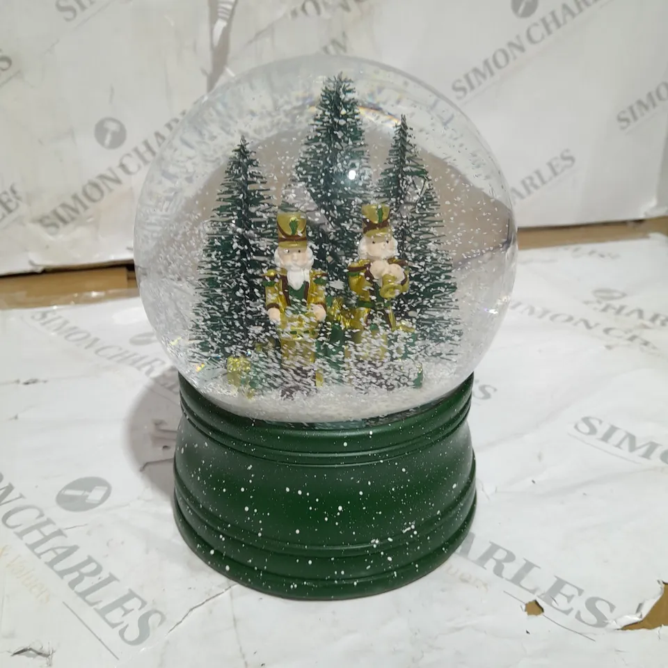 BOXED SANTA EXPRESS CHRISTMAS CHARACTER MUSICAL WATER SPINNER