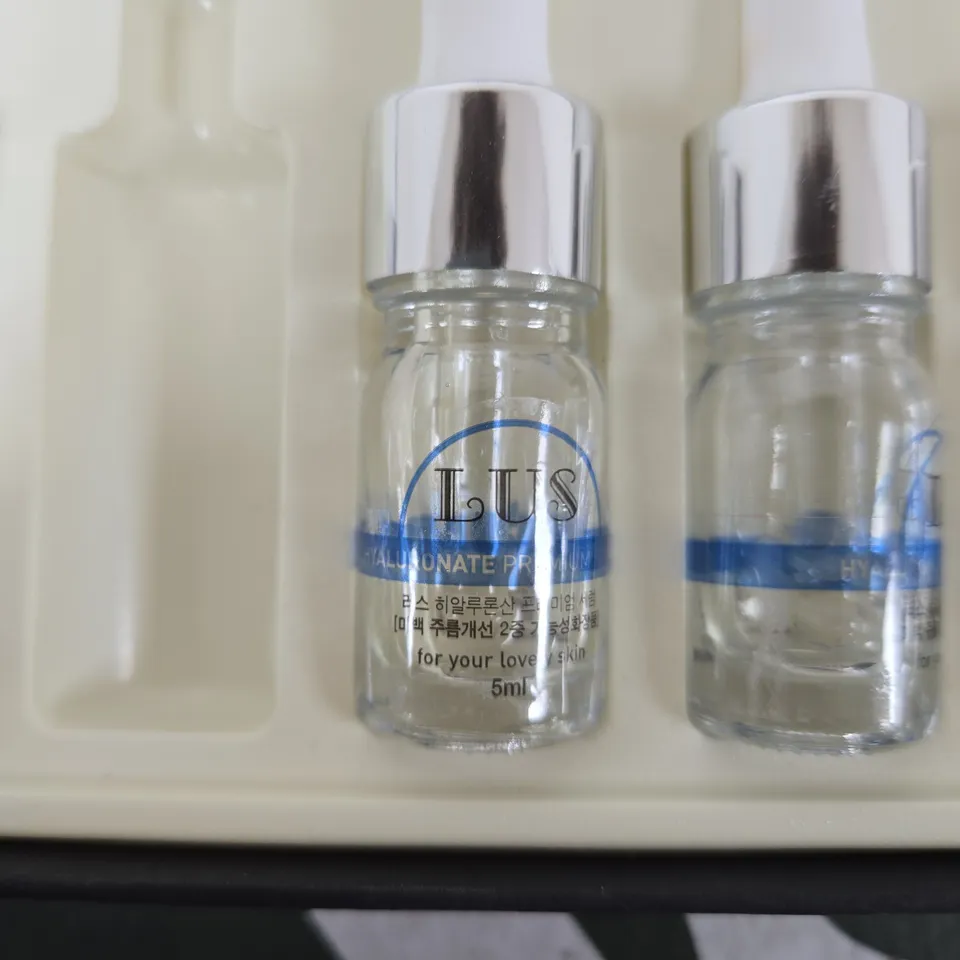 LUS HYALURONATE PREMIUM SERUM SET – 5ML GLASS VIALS IN BLACK PRESENTATION BOX