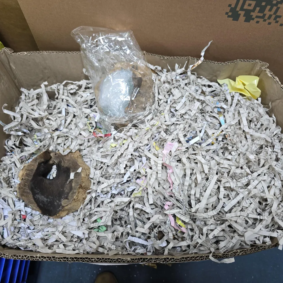 BOX OF APPROXIMATELY 10 DECORATIVE WOOD TEALIGHT HOLDERS WITH GLASS HOLDERS