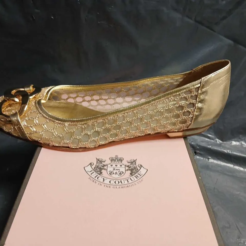 JUICY COUTURE ELEANOR GOLD RING DETAIL BALLET FLATS, UK7 (US 9W)