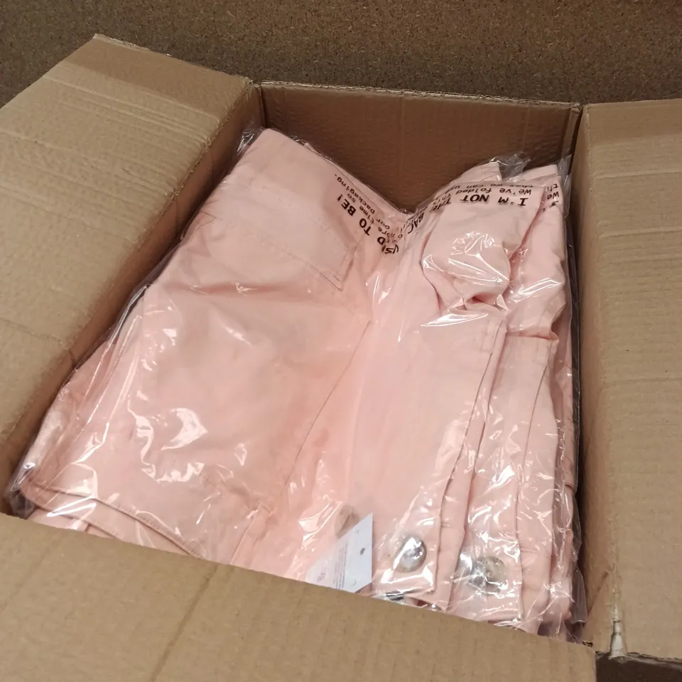 BOXED BRAND NEW APPROXIMATELY 36 JD WILLIAMS CARGO SHORTS, PEACH, SIZE 22 (1 BOX)