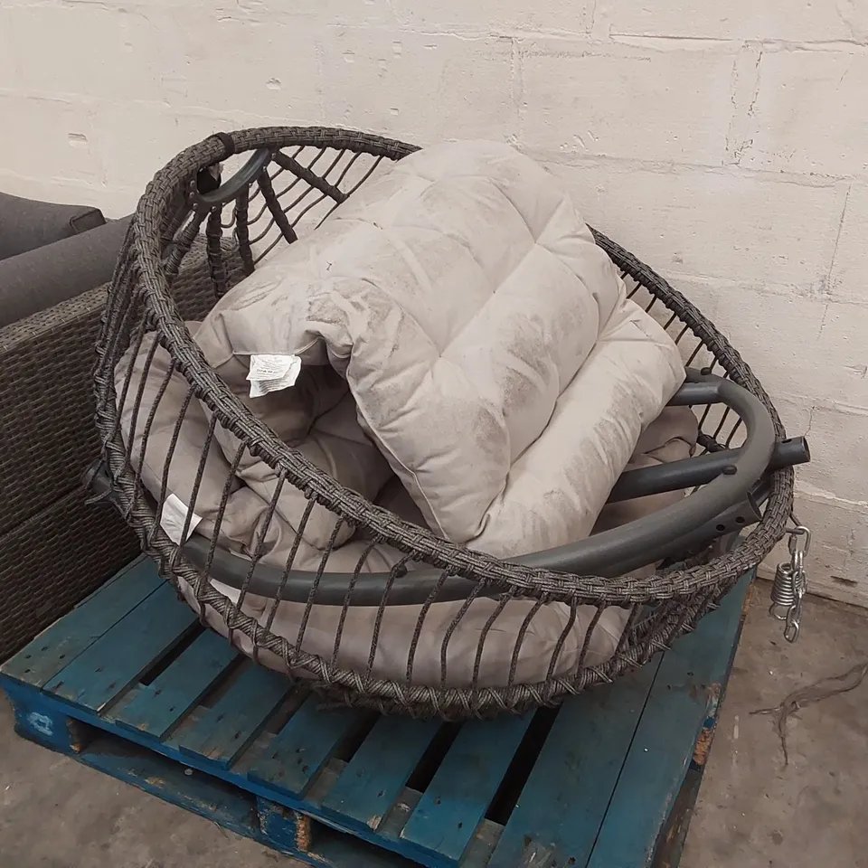 DESIGNER HANGING EGG CHAIR