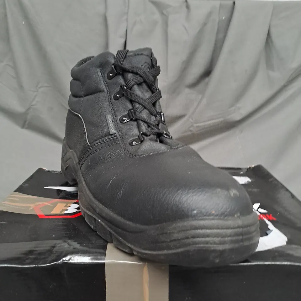 BOXED BLACKROCK STEEL TOE CAP BOOTS - UK SIZE 11