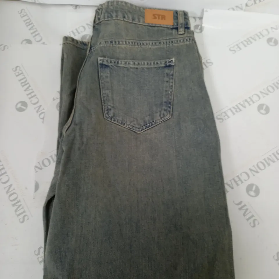 STR WASHED DENIM JEANS SIZE 12