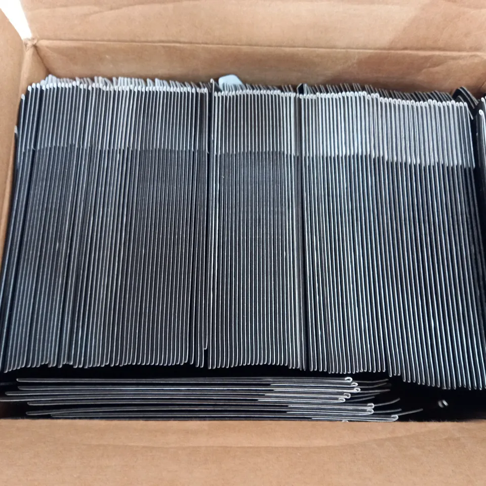 APPROXIMATELY 300 BODY JOOLS IN GLITTER BOW DESIGN