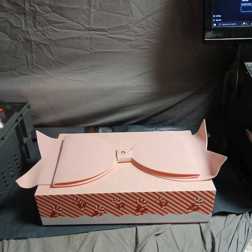 P LOUISE MAKE-UP GIFT SET – PINK BOX