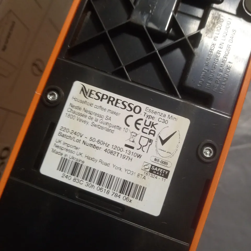 BOXED NESPRESSO ESSENZA MINI C30 IN ORANGE