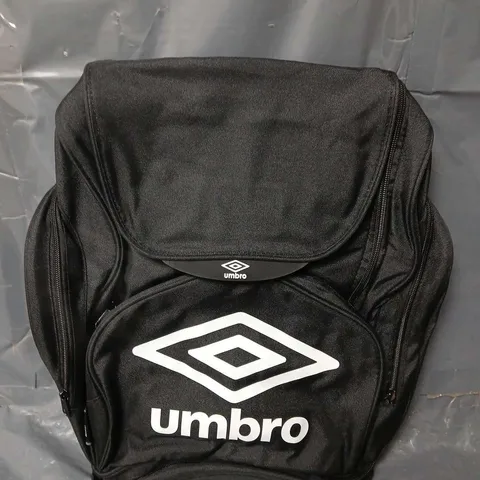 UMBRO PRO TRAINING BACKPACK IN BLACK