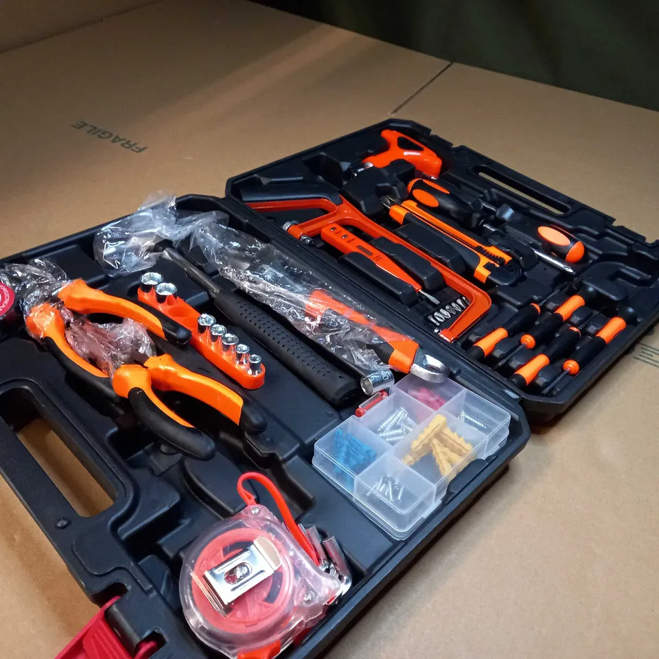 BOXED MULTI TOOL KIT