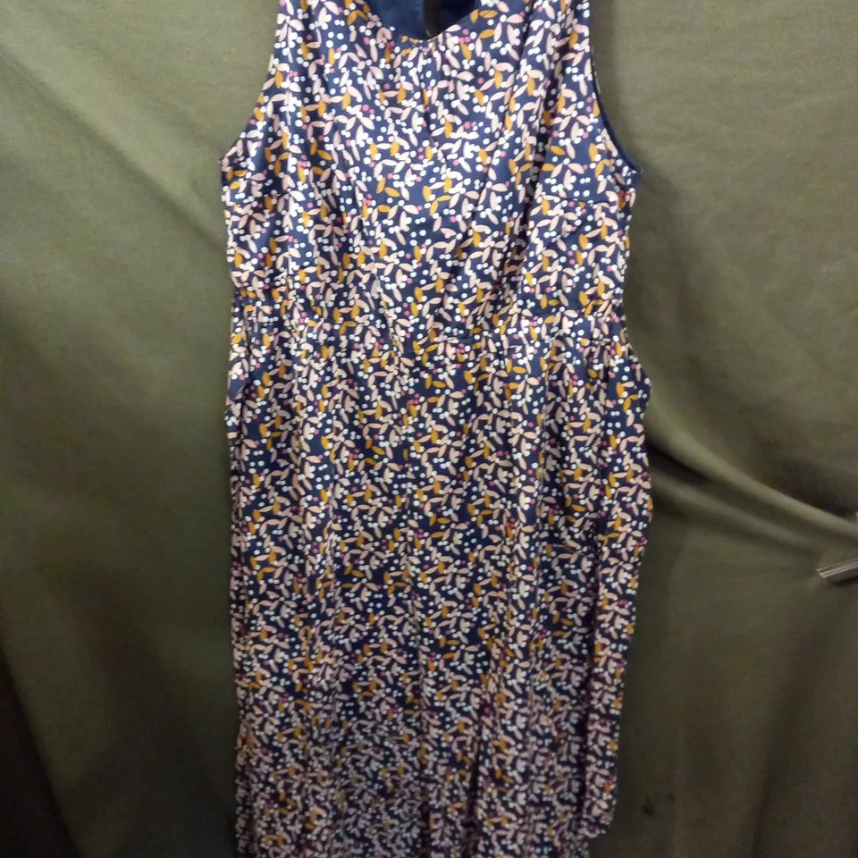 WEIRDFISH NALANI ECO VISCOSE PRINTED JUMPSUIT DRESS - DARK NAVY - SIZE 16