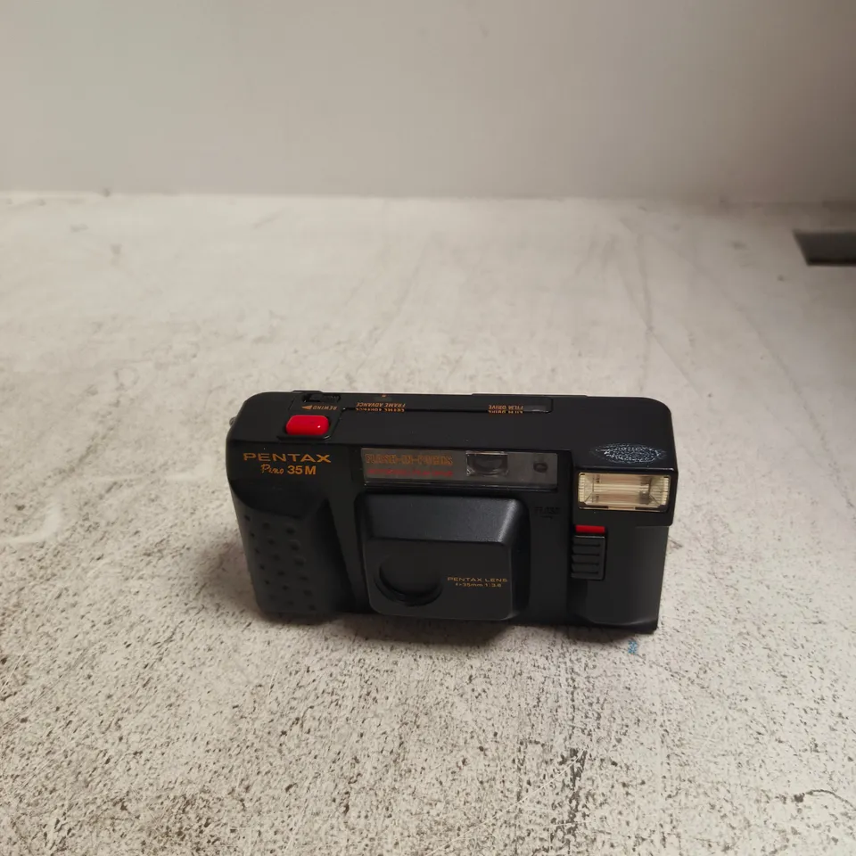 PENTAX 35M 35MM FILM CAMERA
