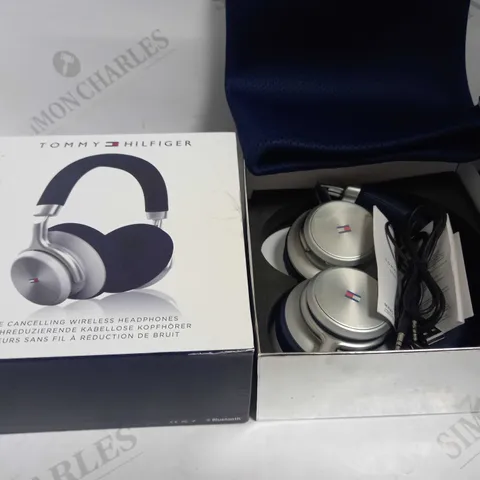 TOMMY HILFIGER NOISE CANCELLING HEADPHONES ON EAR IN NAVY 