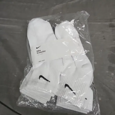 BAGGED NIKE EVERYDAY CREW SOCKS - X6 - SIZE 8/11