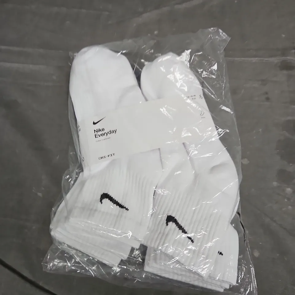 BAGGED NIKE EVERYDAY CREW SOCKS - X6 - SIZE 8/11