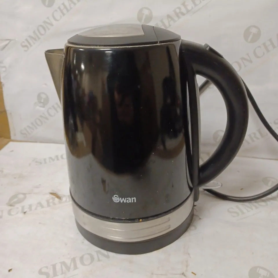 SWAN STAINLESS STEEL/BLACK KETTLE RRP £39.99